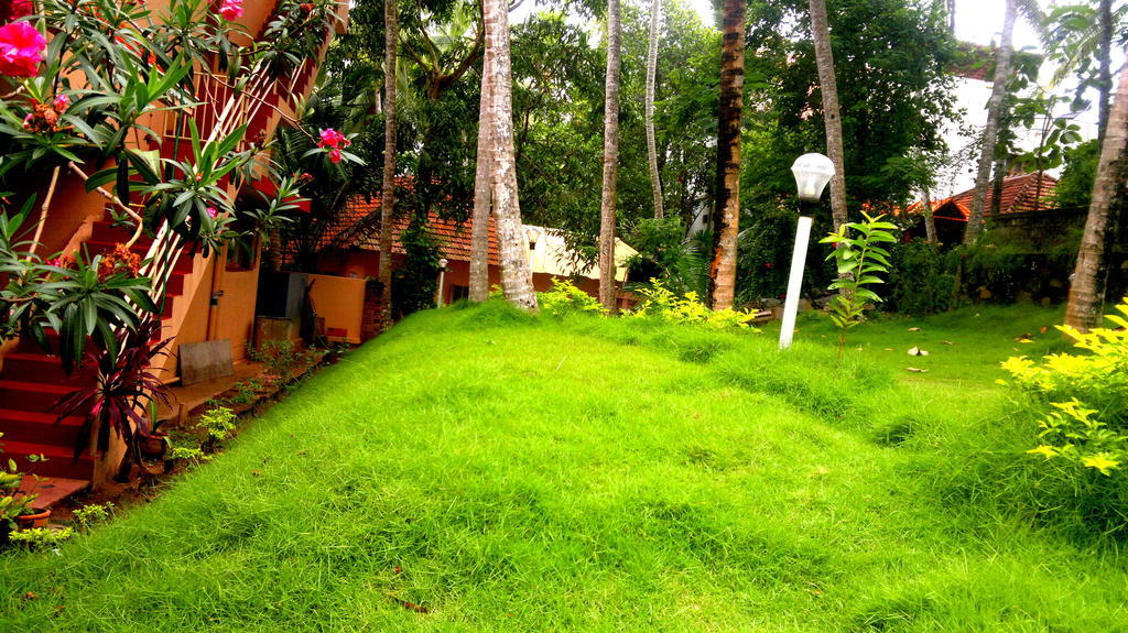 Ganesh House Homestay Kovalam Esterno foto