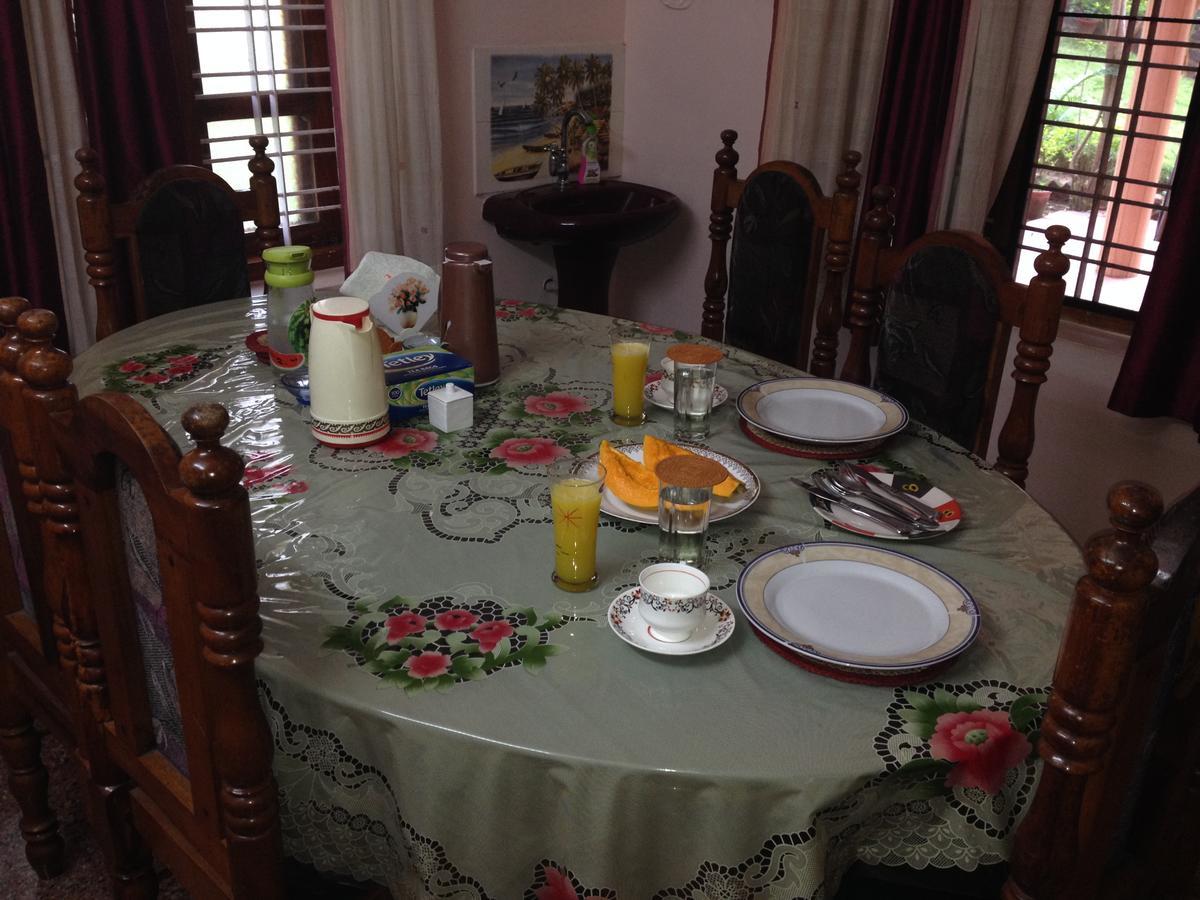 Ganesh House Homestay Kovalam Esterno foto