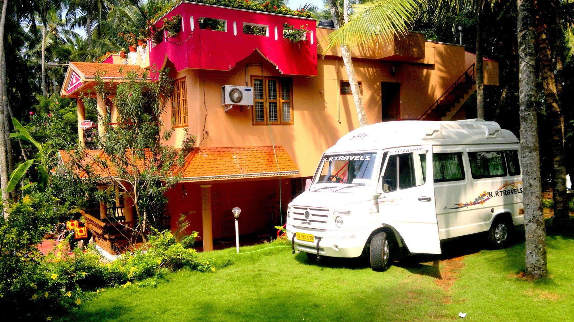 Ganesh House Homestay Kovalam Esterno foto